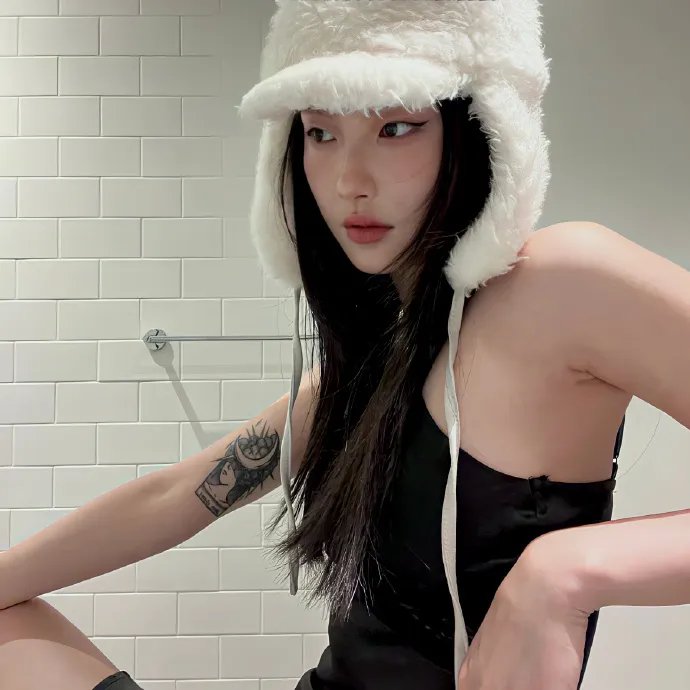 夜色中的她
